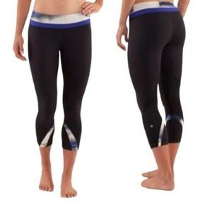 EUC🪼 Lululemon Athletica black with blue Marble Design Legging🧵